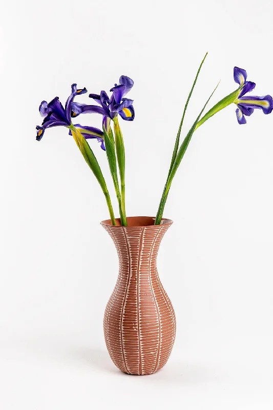 Broad Curved Vase  | brick with Beige Ladder Stripes